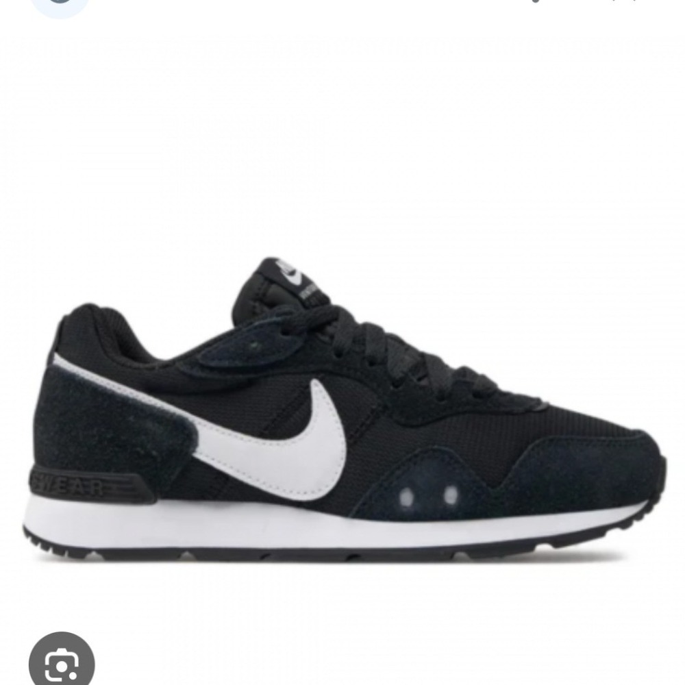 Nike Women's Black and White Low-Top Sneakers